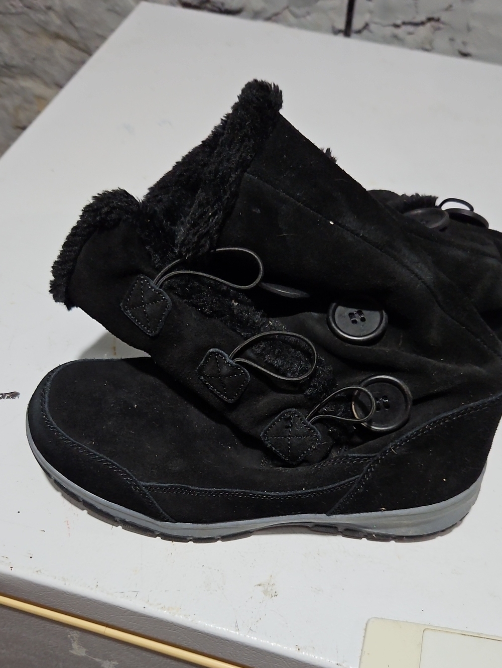 Itasca Black Faux-Fur Button Winter Boots